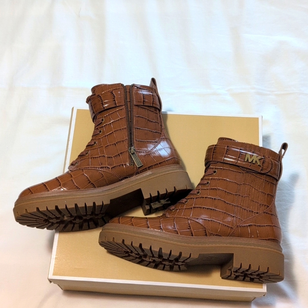 Michael Kors Ladies leather Chestnut Stark Booties. - Picture 2 of 10